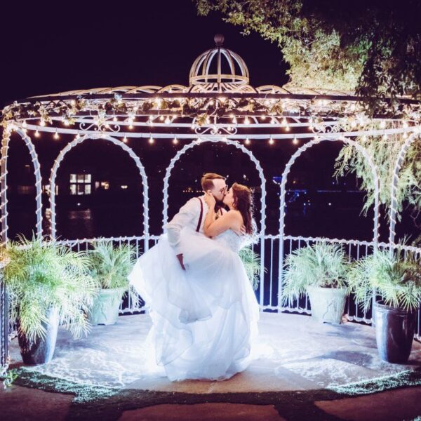 Las Vegas Swan Garden All Inclusive Ceremony and Reception Wedding Packages