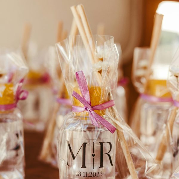 • Creative wedding favor ideas