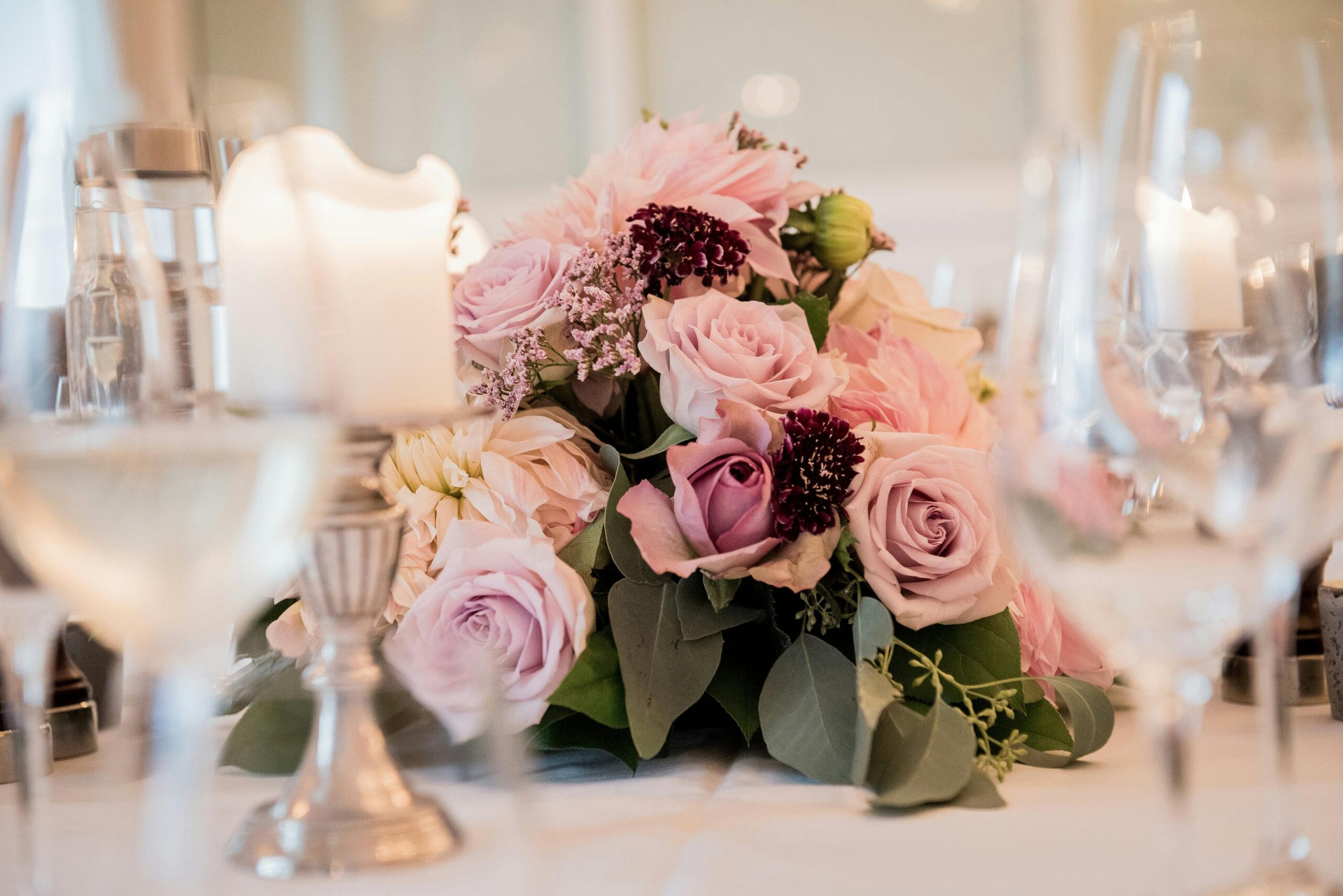 Creative Floral Centerpieces for Your Lakeside Wedding