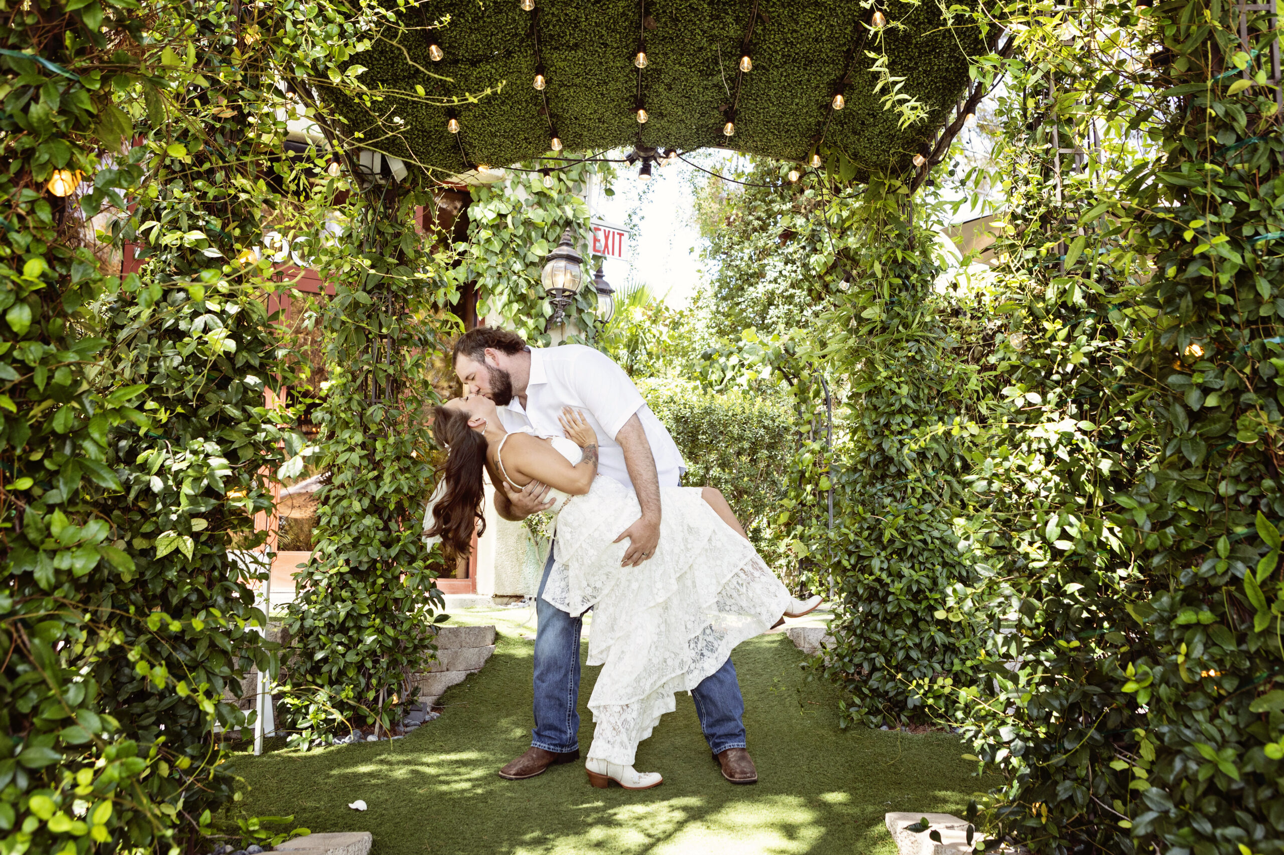 How to Plan a Wedding in Las Vegas from Out of State 